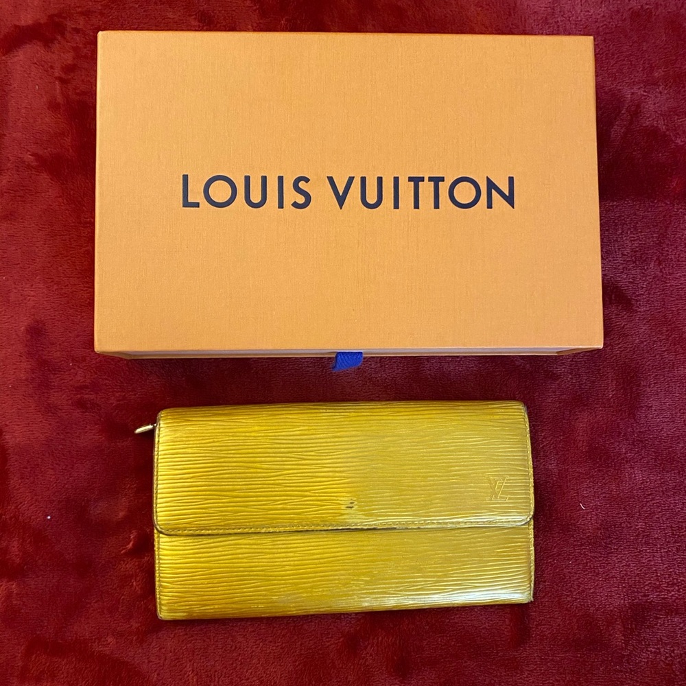 Authentic Louis Vuitton wallet used good